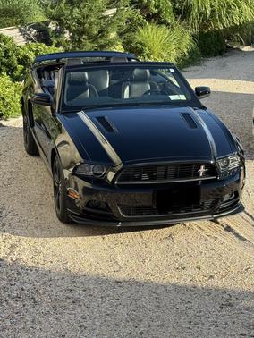 Black 2013 Ford Mustang GT Premium