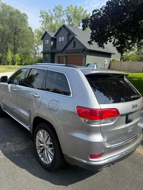 Silver 2018 Jeep Grand Cherokee Summit