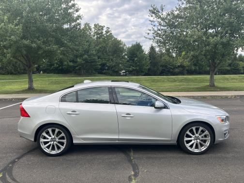 2017 Volvo S60 Inscription T5 Platinum
