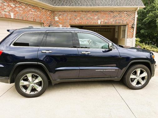 Blue 2016 Jeep Grand Cherokee Limited
