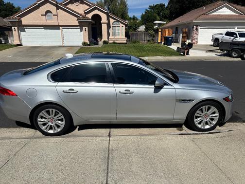 Silver 2017 Jaguar XF 35t Premium