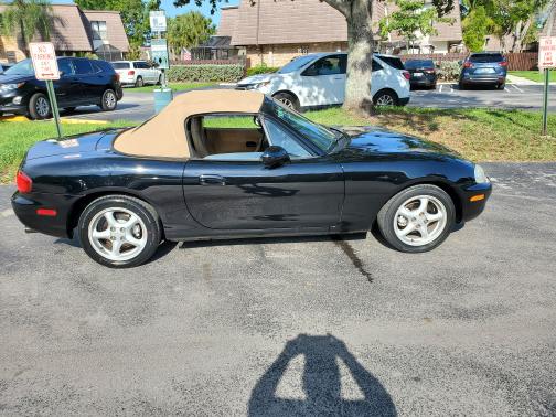 1999 Mazda MX-5 Miata Base