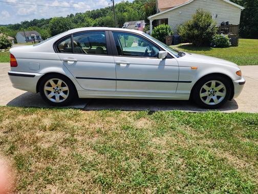 2002 BMW 325 i