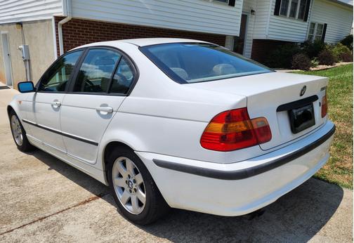 2002 BMW 325 i