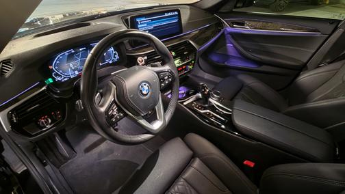 Black 2023 BMW 530e Base