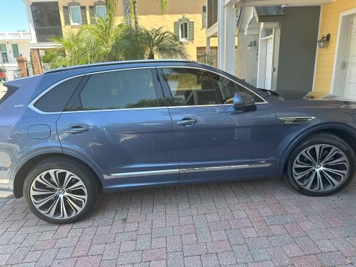 2021 Bentley Bentayga V8