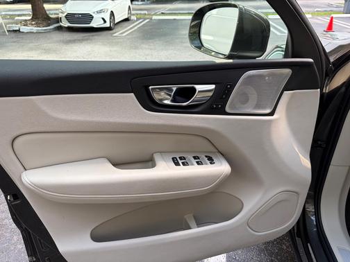 Brown 2022 Volvo XC60 B5 Inscription
