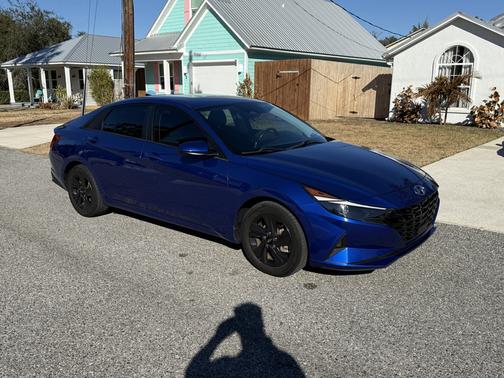2022 Hyundai ELANTRA SEL
