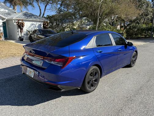 2022 Hyundai ELANTRA SEL