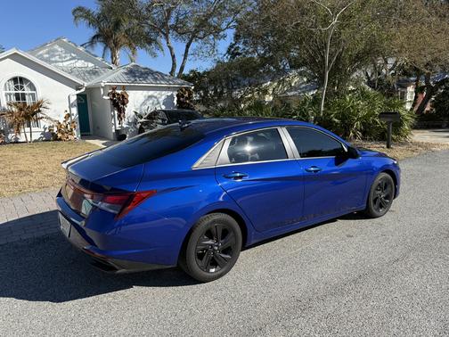 2022 Hyundai ELANTRA SEL