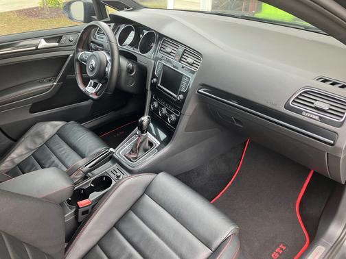 2017 Volkswagen Golf GTI Autobahn 4-Door