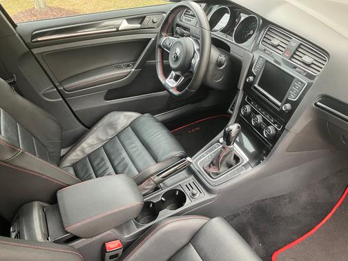 2017 Volkswagen Golf GTI Autobahn 4-Door