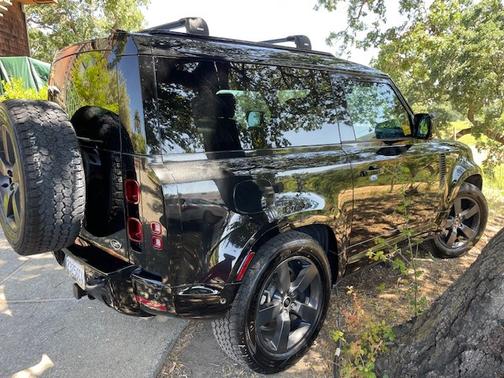 2023 Land Rover Defender X-Dynamic SE