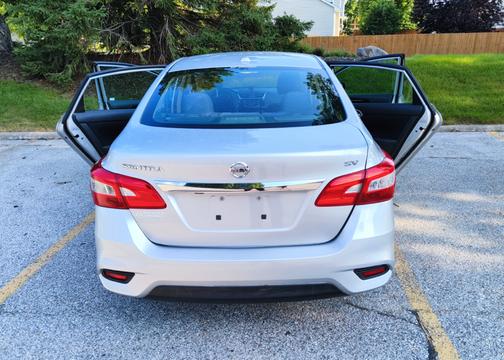 Gray 2017 Nissan Sentra SV