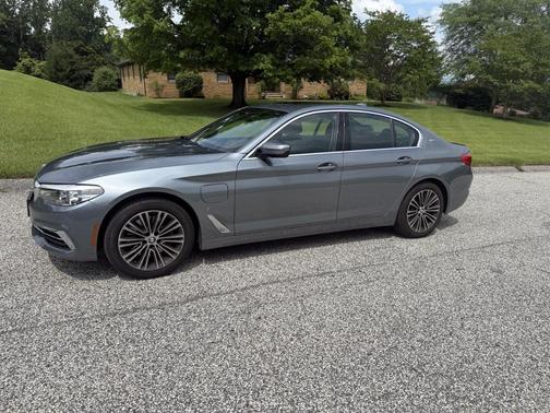 Gray 2019 BMW 530e xDrive iPerformance