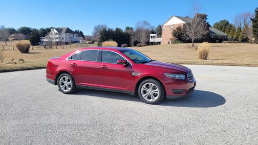 2015 Ford Taurus SEL