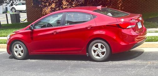 Red 2016 Hyundai ELANTRA SE
