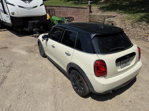 White 2019 MINI Hardtop Oxford Edition