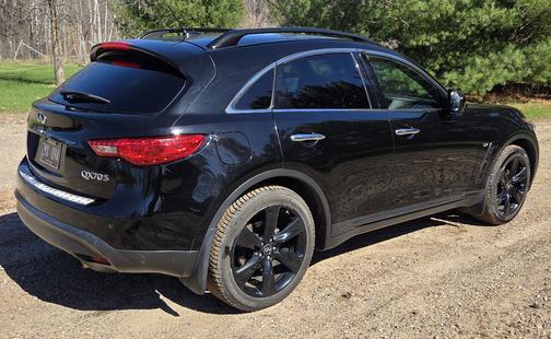 Black 2015 INFINITI QX70 Base