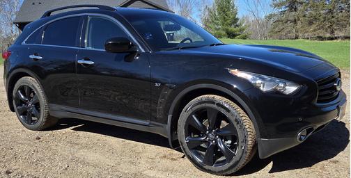 Black 2015 INFINITI QX70 Base