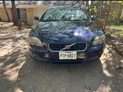 Blue 2006 Volvo C70 T5