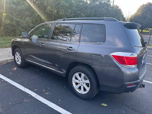 2012 Toyota Highlander SE