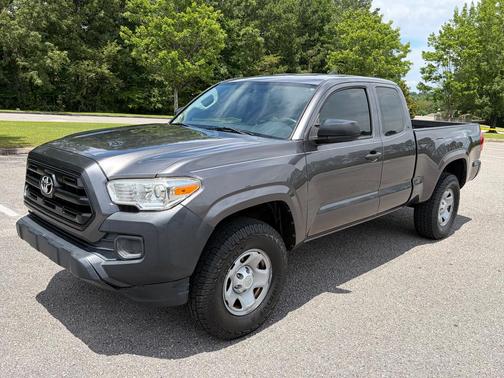 Gray 2017 Toyota Tacoma SR
