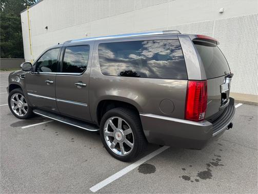 2014 Cadillac Escalade ESV Luxury