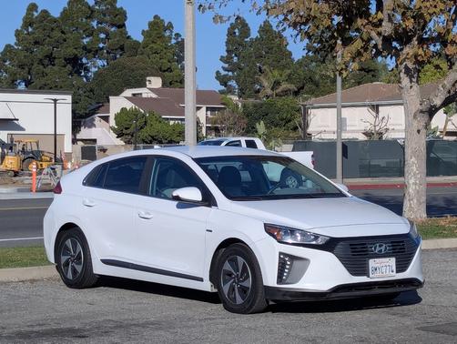 2017 Hyundai IONIQ Hybrid SEL