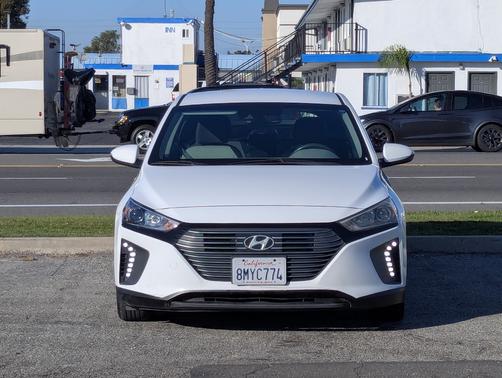 2017 Hyundai IONIQ Hybrid SEL