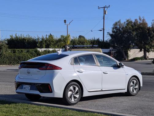 2017 Hyundai IONIQ Hybrid SEL