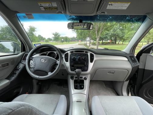 2005 Toyota Highlander Base