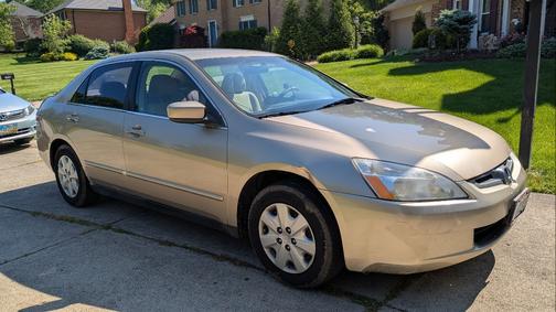 Gold 2003 Honda Accord LX