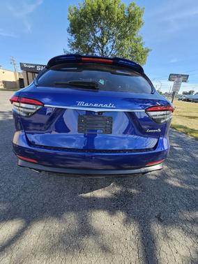 Blue 2022 Maserati Levante Modena