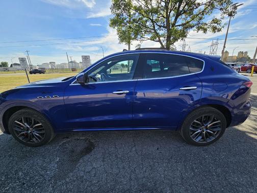 Blue 2022 Maserati Levante Modena