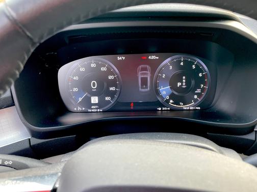 2021 Volvo XC40 T5 Momentum