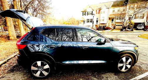 2021 Volvo XC40 T5 Momentum