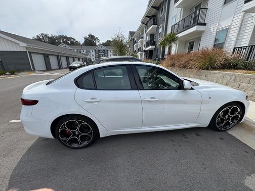 White 2022 Alfa Romeo Giulia Ti