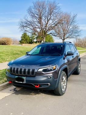 Photo 5 of 19 of 2020 Jeep Cherokee Trailhawk