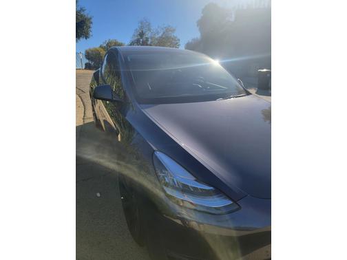 Photo 2 of 10 of 2021 Tesla Model Y Long Range
