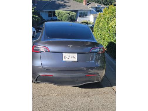 Photo 3 of 10 of 2021 Tesla Model Y Long Range