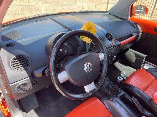2002 Volkswagen New Beetle GLS 1.8T