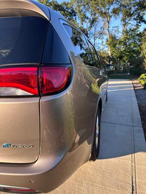Silver 2018 Chrysler Pacifica Hybrid Touring L