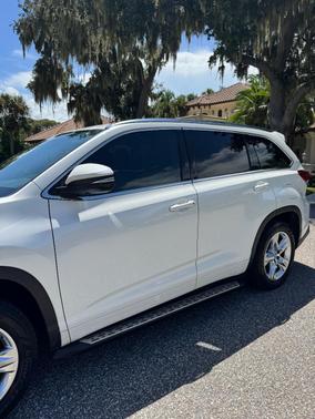 White 2018 Toyota Highlander Limited