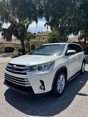 White 2018 Toyota Highlander Limited