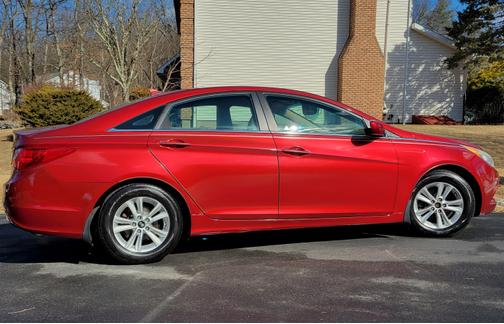2012 Hyundai SONATA GLS