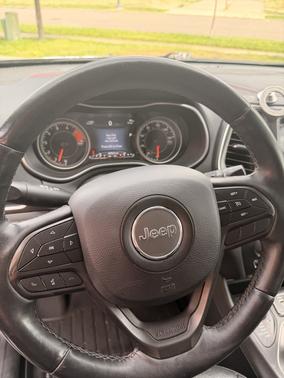 Black 2019 Jeep Cherokee Trailhawk