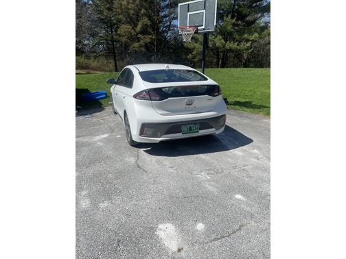2021 Hyundai IONIQ Plug-In Hybrid SE