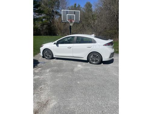 2021 Hyundai IONIQ Plug-In Hybrid SE