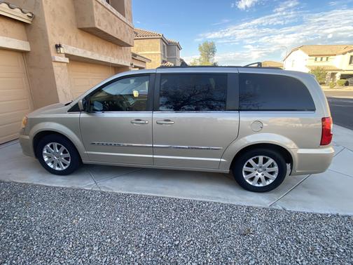 2014 Chrysler Town & Country Touring